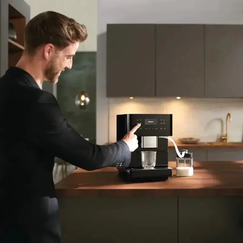 Miele CM 6160 MilkPerfection, Obsidian Black - Coffee Machine - Image 4