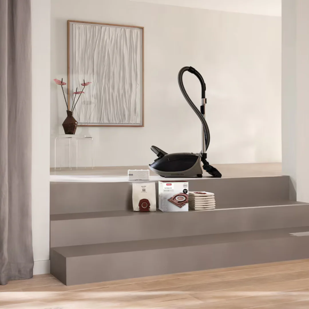 Miele CO Allergy XL HyClean Air (8 CO Bags, HA50 HEPA Filter) - Image 4