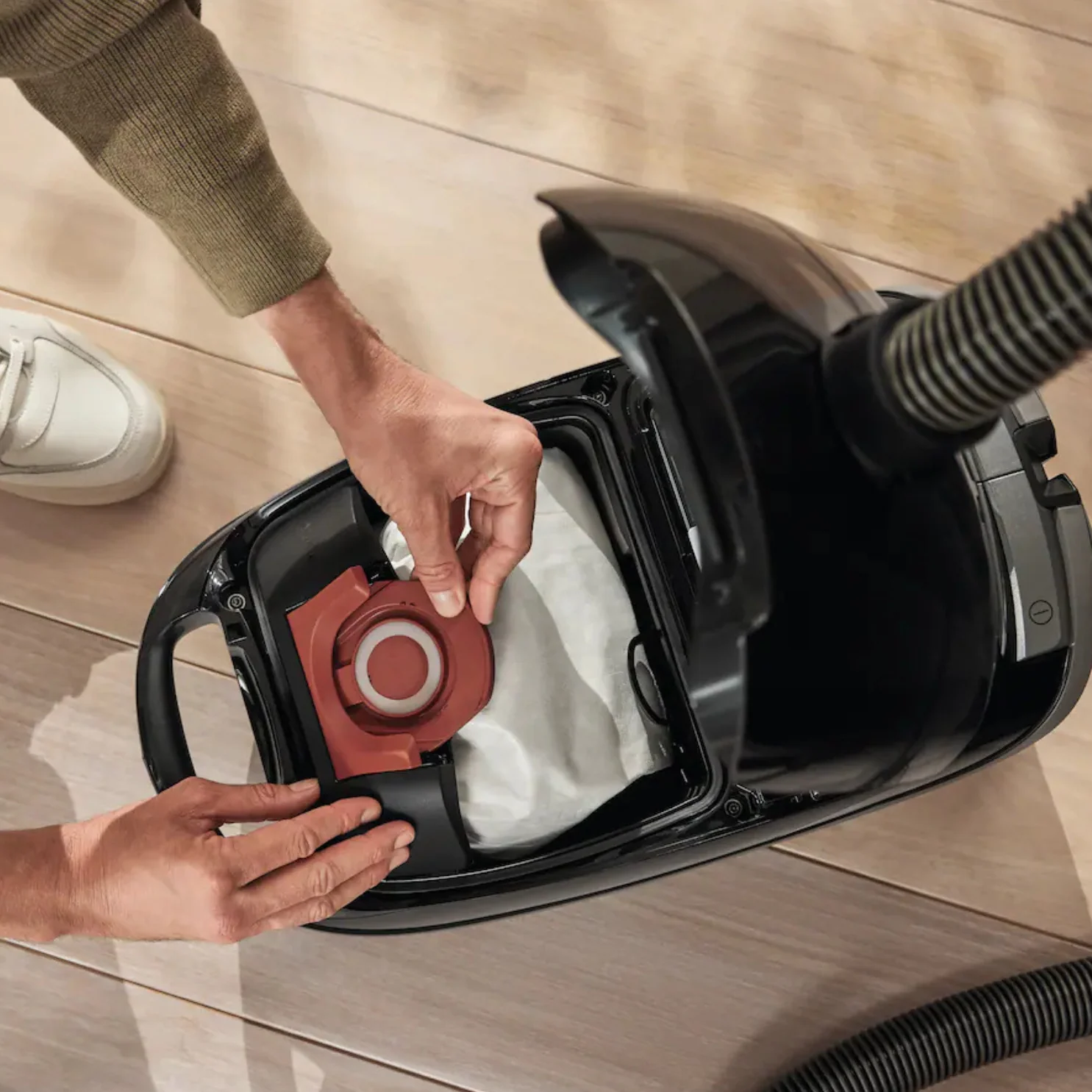 Miele Guard M1 Cat & Dog, Obsidian Black - Canister Vacuum - Image 8