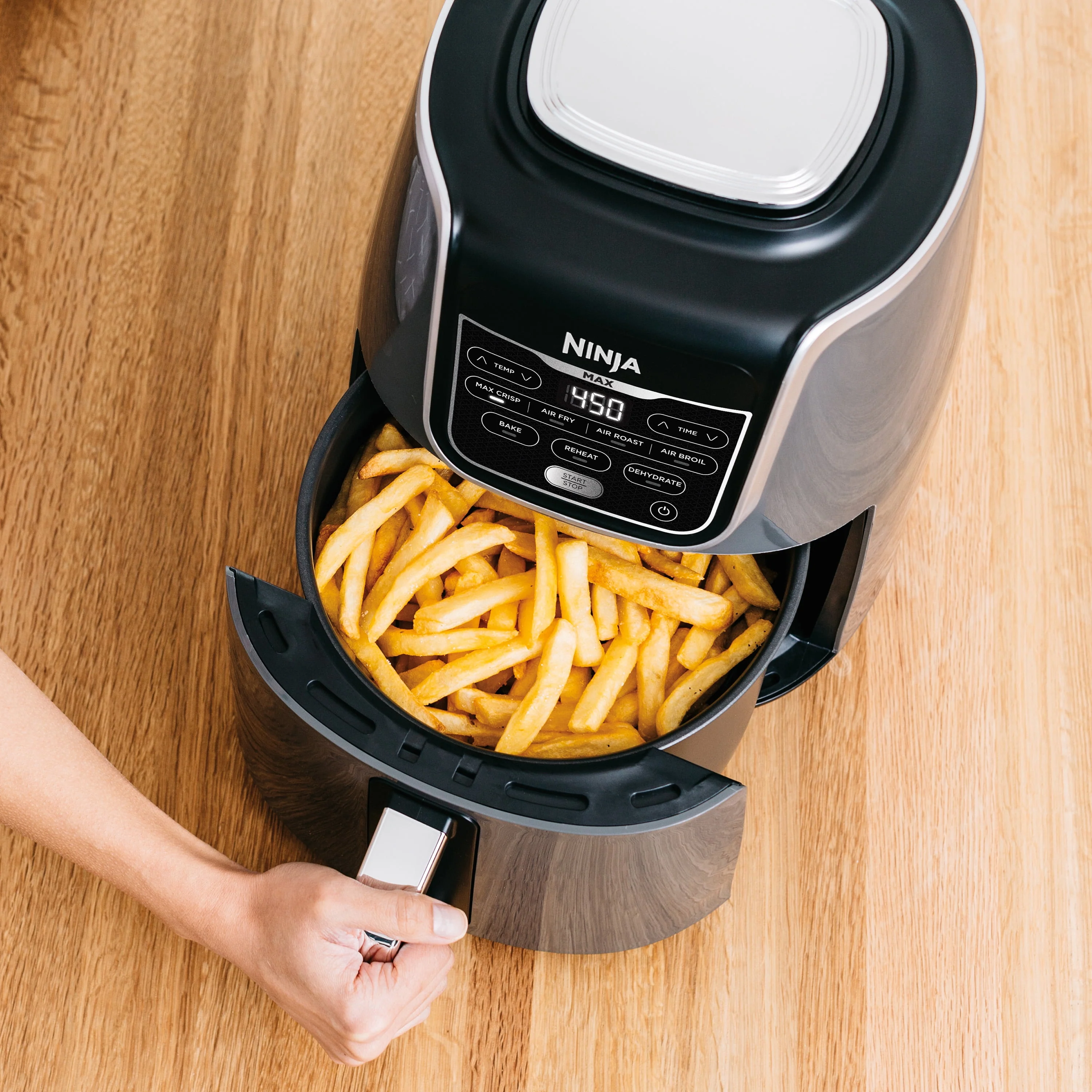Ninja 5.5-Quart Air Fryer Max XL, AF161 in Black and Silver - Image 5