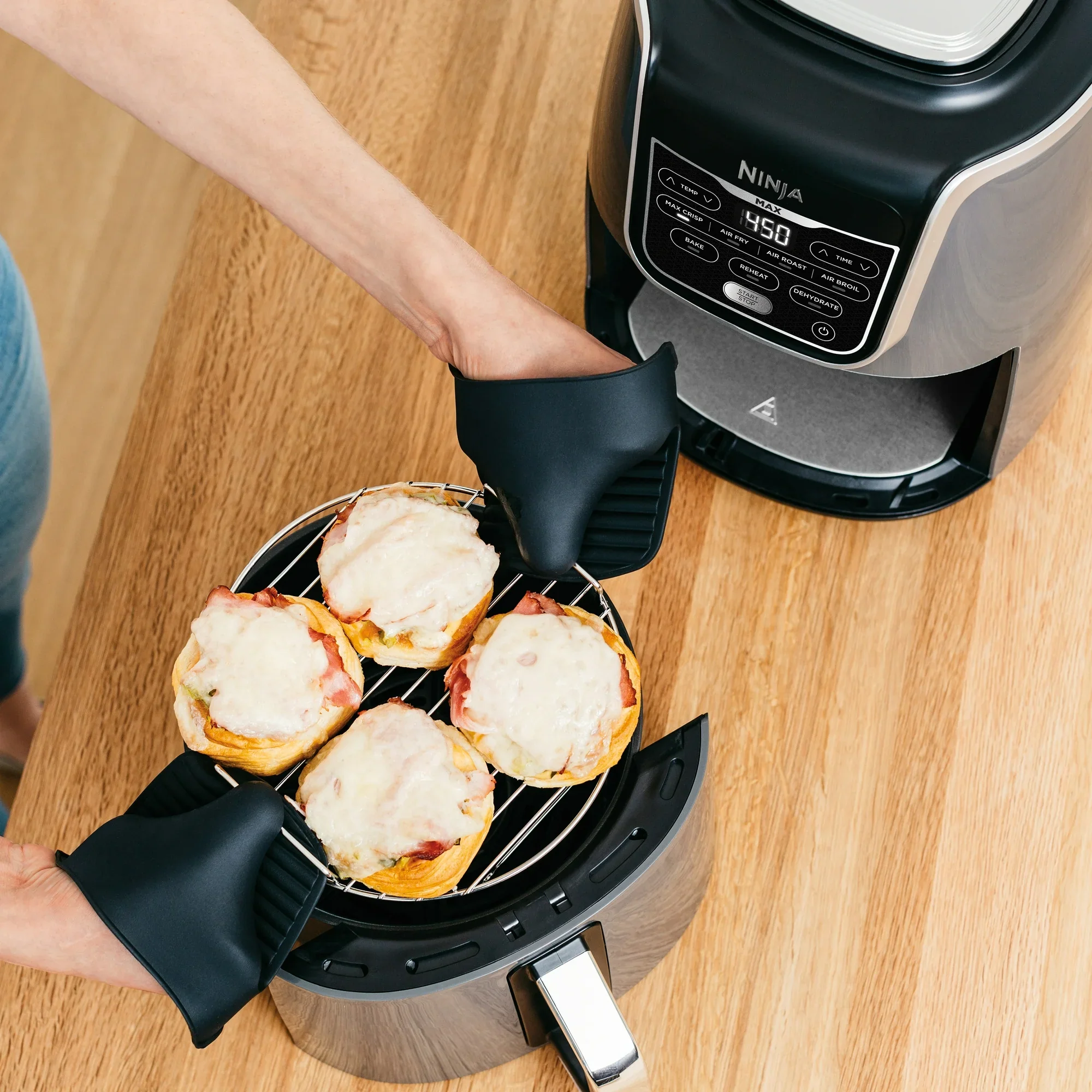 Ninja 5.5-Quart Air Fryer Max XL, AF161 in Black and Silver - Image 6