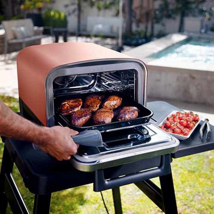 Ninja Woodfire 8-in-1 Outdoor Electric Oven with Pizza Peel - Image 6