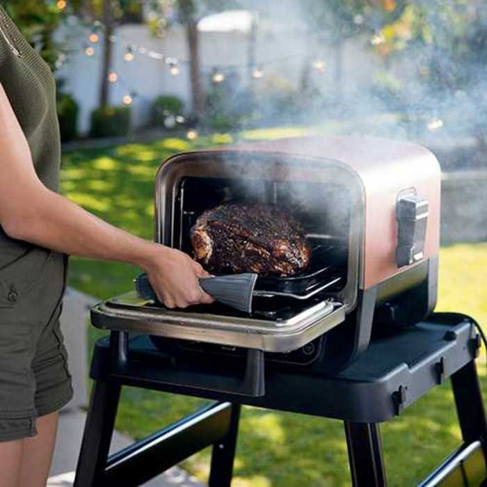 Ninja Woodfire 8-in-1 Outdoor Electric Oven with Pizza Peel - Image 8